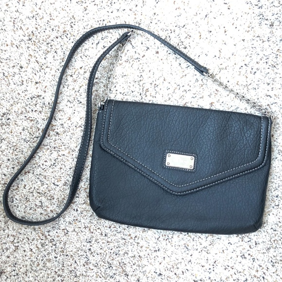 [CLOSET CLOSING SALE] (2/$15) Nine West Faux Leather Envelope Bag - Picture 1 of 6